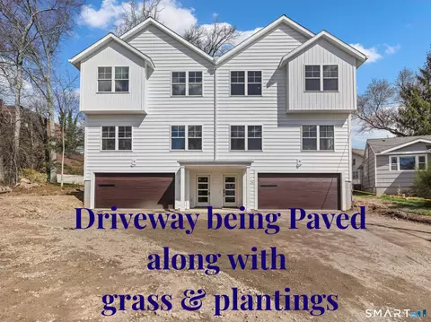 27 Suzanne Cir, Fairfield, CT 06825