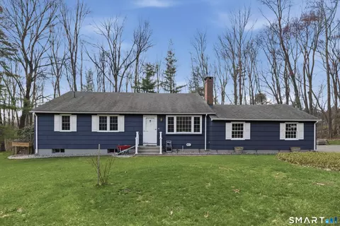 93 Old Meadow Plain Rd, Weatogue, CT 06089