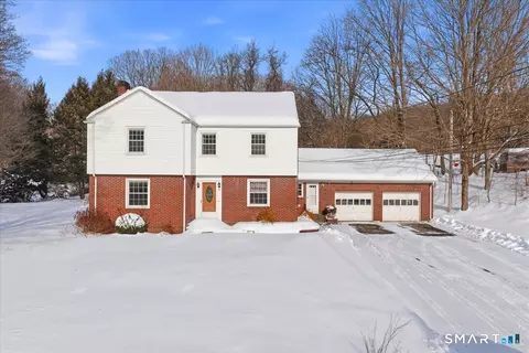 9 Schwartz Rd, Bozrah, CT 06334
