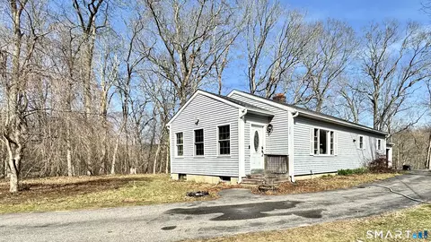 512 Brook Rd, Scotland, CT 06264