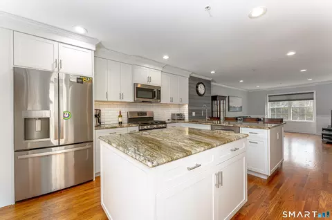 280 Old Lambert Rd #280, Orange, CT 06477