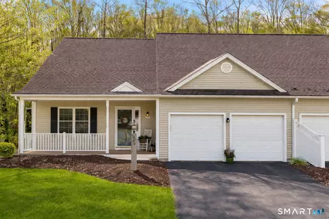 604 Juniper Ct #604, Oxford, CT 06478