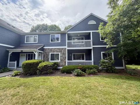 210 Windgate Cir #A, Monroe, CT 06468