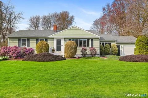 36 Lillian Dr, Trumbull, CT 06611
