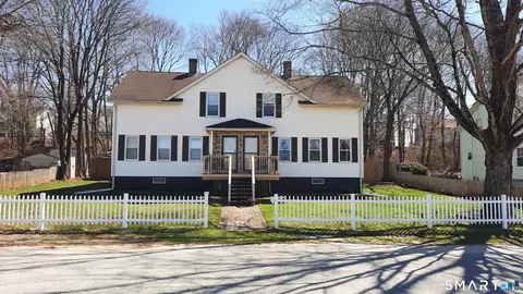 21-23 Community Ave, Plainfield, CT 06374