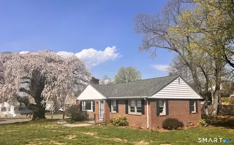 24 Norway Rd, North Haven, CT 06473