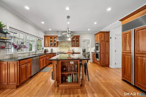 Kitchen - 3 E Lake Rd # E, Danbury, CT 06811 photo 5 of 5