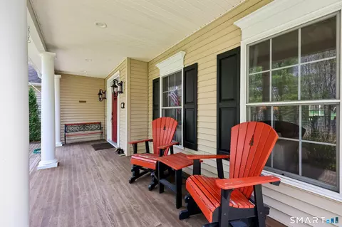 Exterior - 3 E Lake Rd # E, Danbury, CT 06811 photo 5 of 6