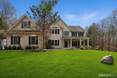 3 E Lake Rd # E, Danbury, CT 06811