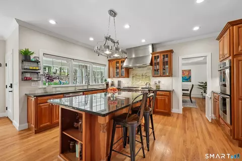 Kitchen - 3 E Lake Rd # E, Danbury, CT 06811 photo 4 of 5