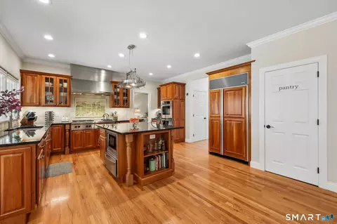 Kitchen - 3 E Lake Rd # E, Danbury, CT 06811 photo 3 of 5
