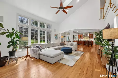 Living - 3 E Lake Rd # E, Danbury, CT 06811 photo 3 of 3