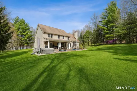 Exterior - 3 E Lake Rd # E, Danbury, CT 06811 photo 4 of 6