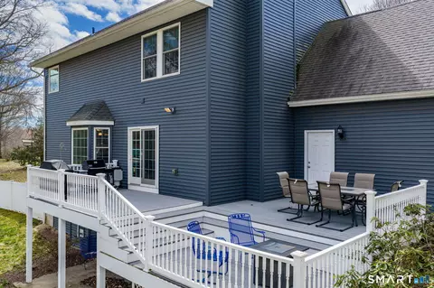 Exterior - 977 Sheldon St, Suffield, CT 06093 photo 4 of 6
