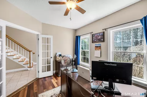 Entry Way - 977 Sheldon St, Suffield, CT 06093 photo 3 of 3