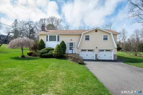 100 Bette Cir, Vernon, CT 06066