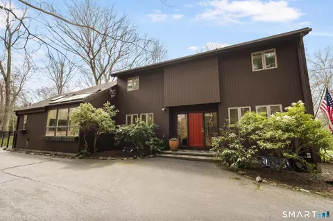 81 Deer Run Rd, Woodbridge, CT 06525