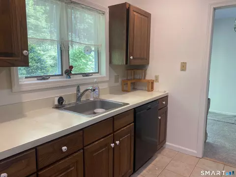 Kitchen - 604 Whetstone Mls #604, Killingly, CT 06241 photo 1 of 2