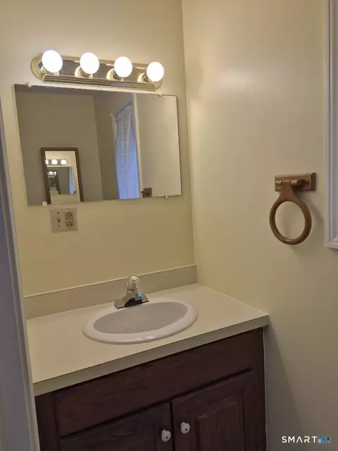 Bath - 604 Whetstone Mls #604, Killingly, CT 06241 photo 1 of 4