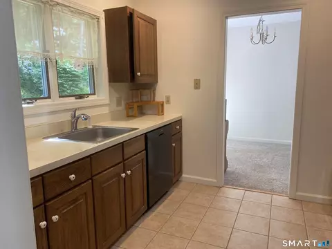 Kitchen - 604 Whetstone Mls #604, Killingly, CT 06241 photo 4 of 4