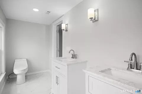 Bath - 39 Marbern Dr, Suffield, CT 06078 photo 3 of 5