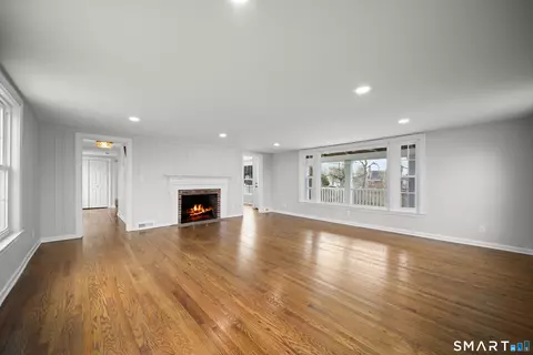 Living - 39 Marbern Dr, Suffield, CT 06078 photo 2 of 5