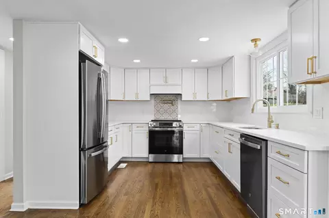 Kitchen - 39 Marbern Dr, Suffield, CT 06078 photo 3 of 4