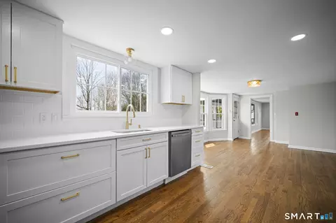 Kitchen - 39 Marbern Dr, Suffield, CT 06078 photo 4 of 4