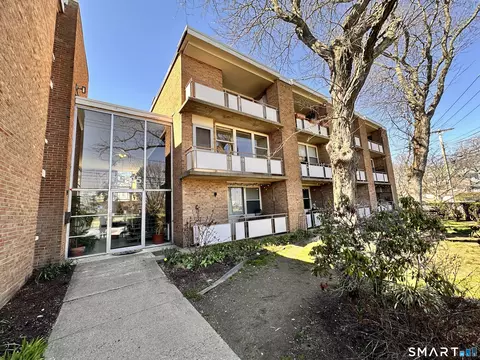 25 Ellsworth St #17, Bridgeport, CT 06605