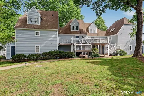 1822 Old Pond Ln #1822, Norwich, CT 06360