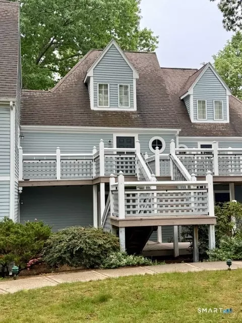 1822 Old Pond Ln #1822, Norwich, CT 06360