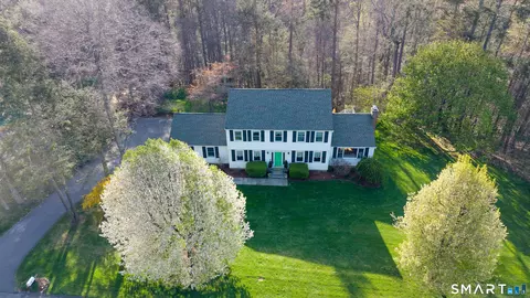 57 Colonial Ridge Dr, Gaylordsville, CT 06755