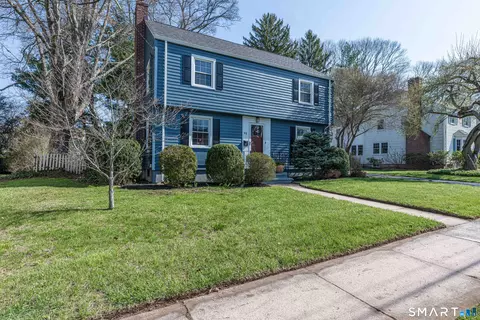 95 Carmalt Rd, Hamden, CT 06517