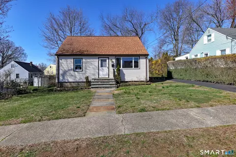 29 Primrose St, Milford, CT 06460