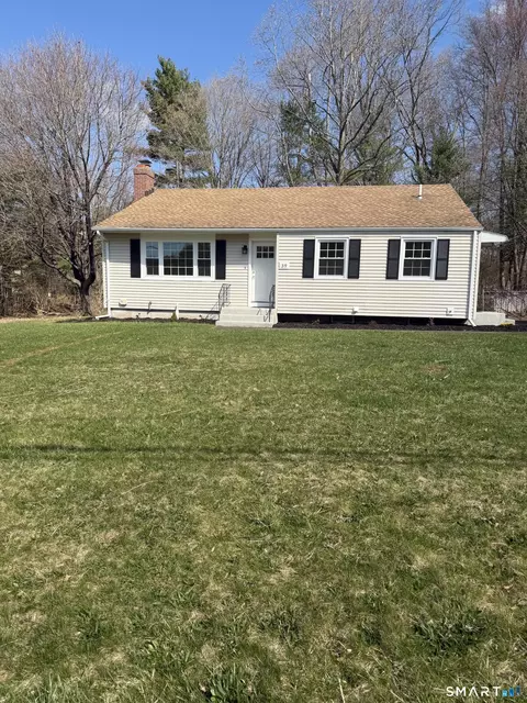 39 Hemlock Rd, Branford, CT 06405