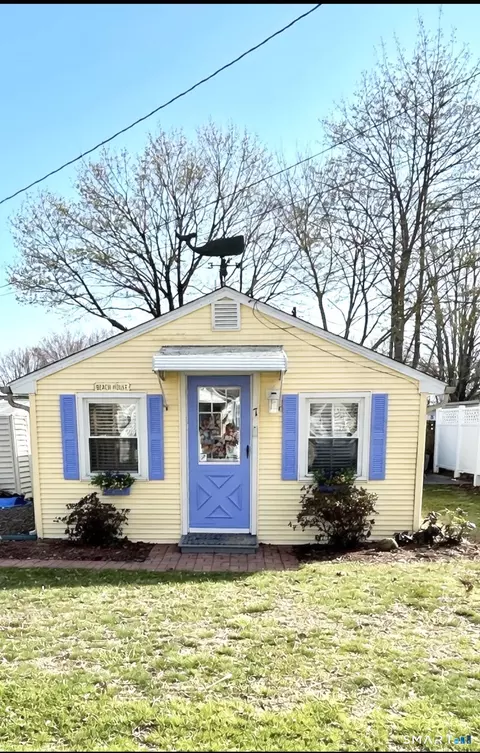 7 3rd St #7, Madison, CT 06443