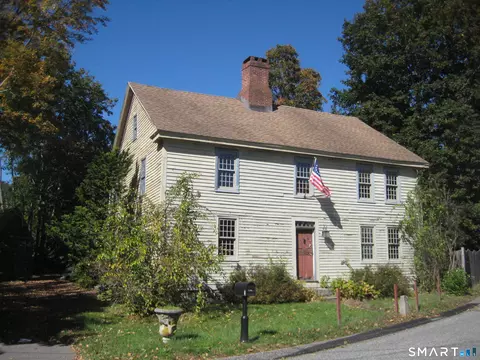 8 Vergason Ave, Norwich, CT 06360