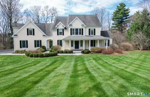 12 Holcomb Rdg, Granby, CT 06090