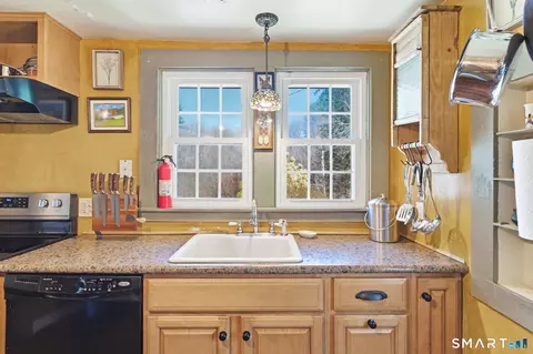 Kitchen - 777 Shewville Rd, Ledyard, CT 06339 photo 3 of 4