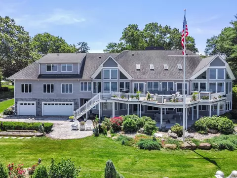 12 Rocky Point Rd, Old Saybrook, CT 06475
