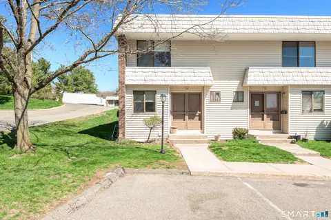 34 Hemlock Ct #34, Cromwell, CT 06416