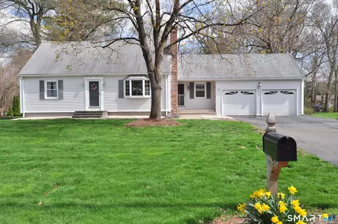 36 Pilgrim Dr, Windsor, CT 06095