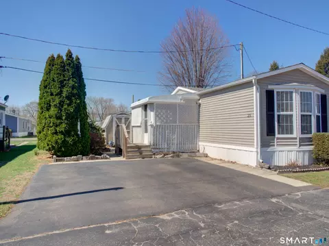 25 Pine St, East Windsor, CT 06088