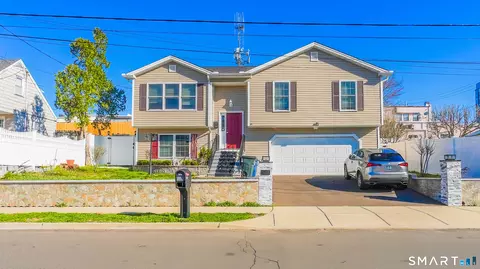 45 Daytona St, West Haven, CT 06516