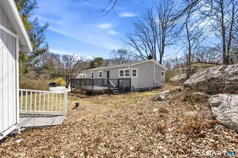 Exterior - 9 Stone Ct, Gales Ferry, CT 06335 photo 6 of 9