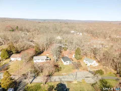 View/Area - 9 Stone Ct, Gales Ferry, CT 06335 photo 1 of 2