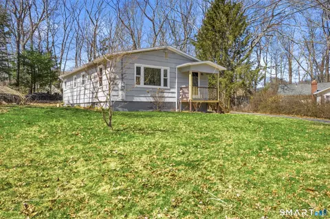 9 Stone Ct, Gales Ferry, CT 06335