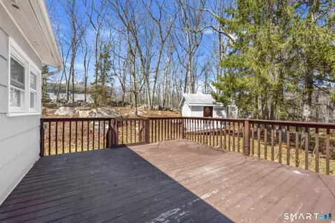 Exterior - 9 Stone Ct, Gales Ferry, CT 06335 photo 8 of 9