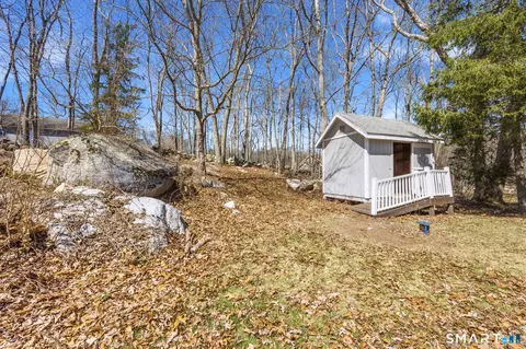 Exterior - 9 Stone Ct, Gales Ferry, CT 06335 photo 4 of 9