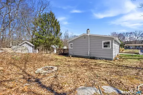 Exterior - 9 Stone Ct, Gales Ferry, CT 06335 photo 5 of 9